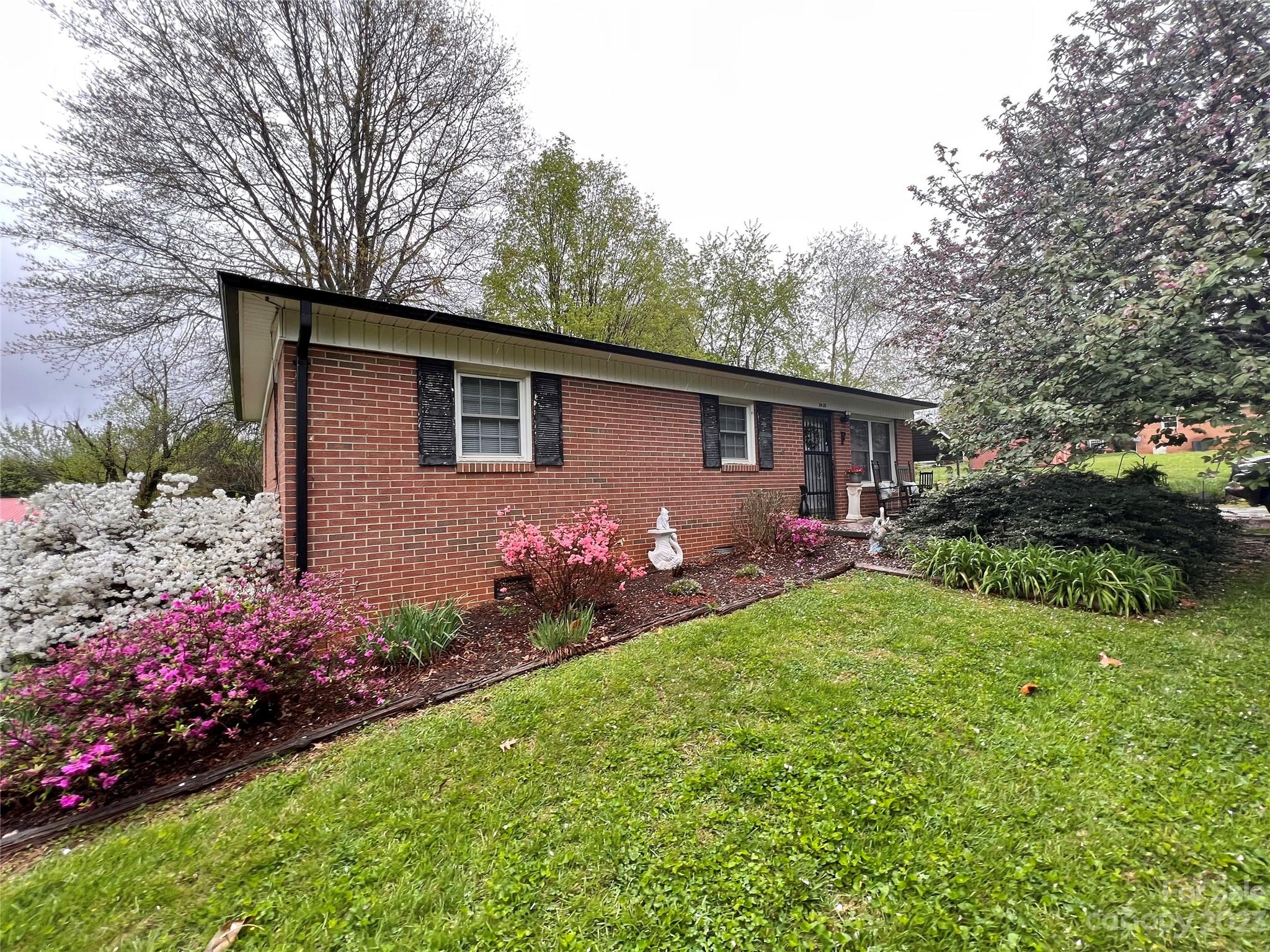 2425 Allendale Circle Barlow & Triplett Realty